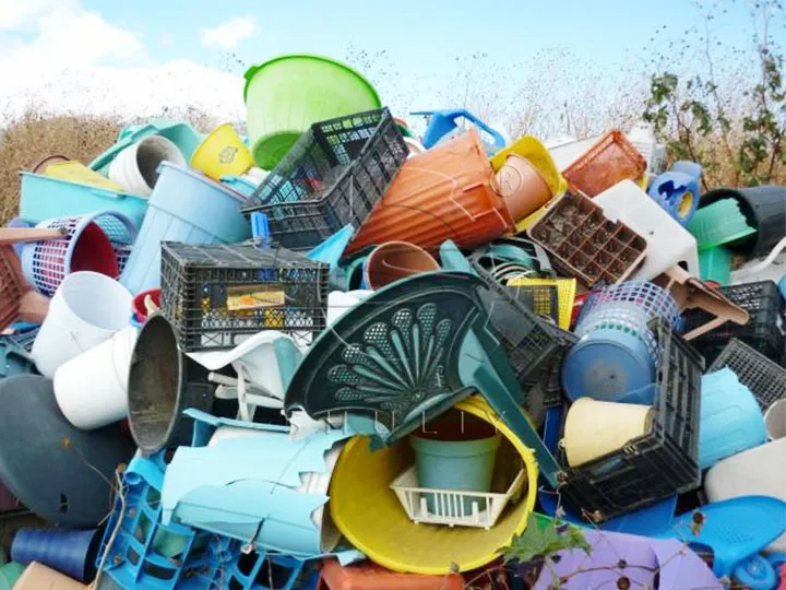 النفايات البلاستيكية الصلبة