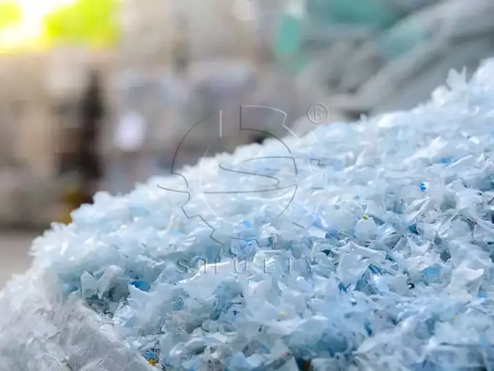 escamas de botellas de PET recicladas