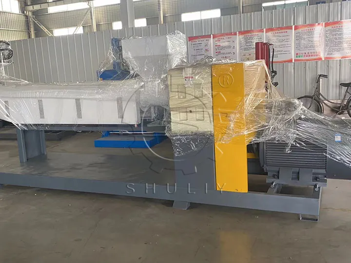 Machine de granulation de PVC envoyée à Oman