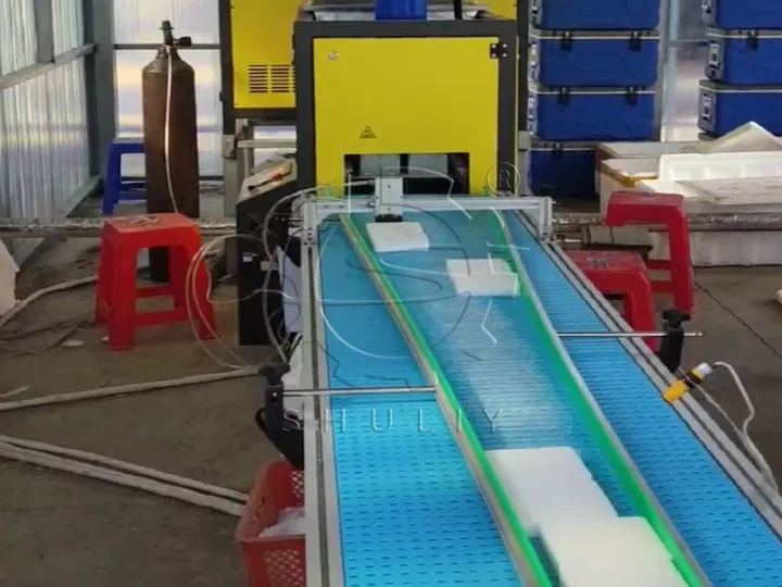 Trockeneisblockmaschine