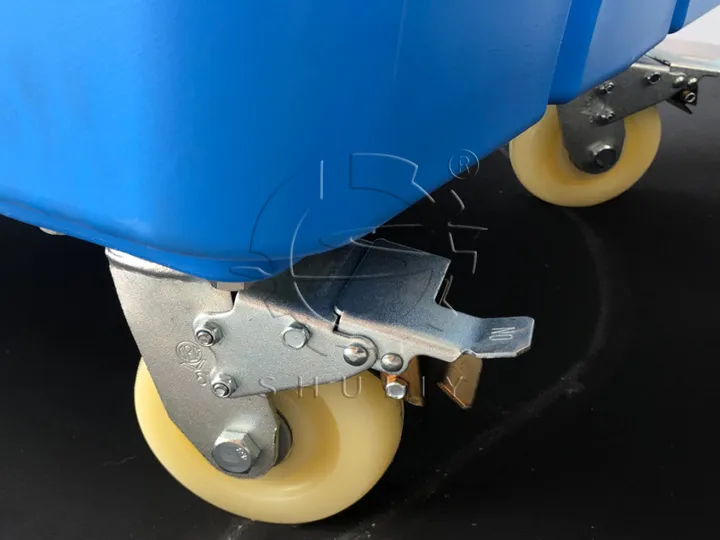 wheels of the dry ice container