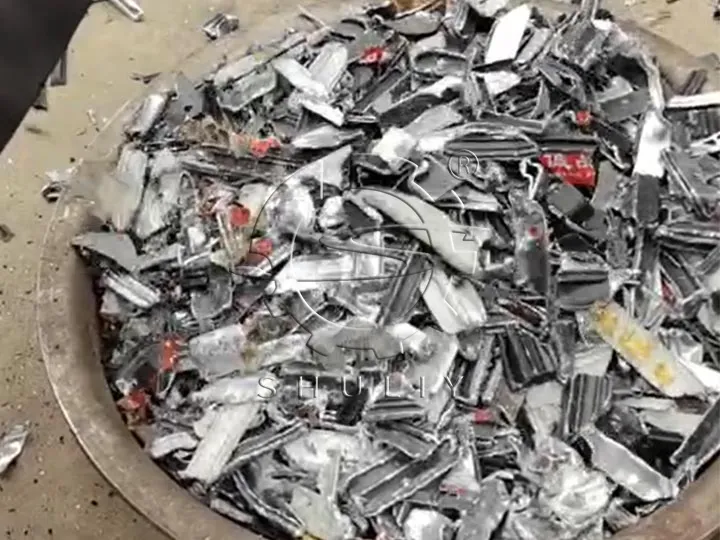 Các thanh nhôm bị vỡ sau nghiền và phân loại