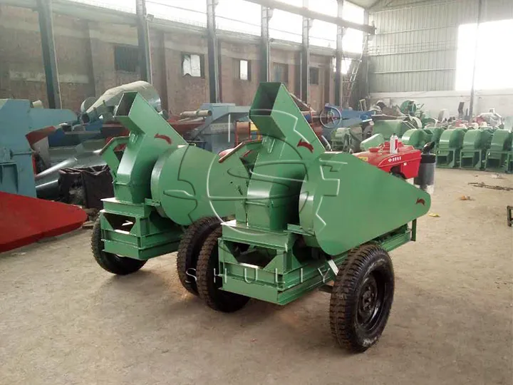 Upward-opening discharge port