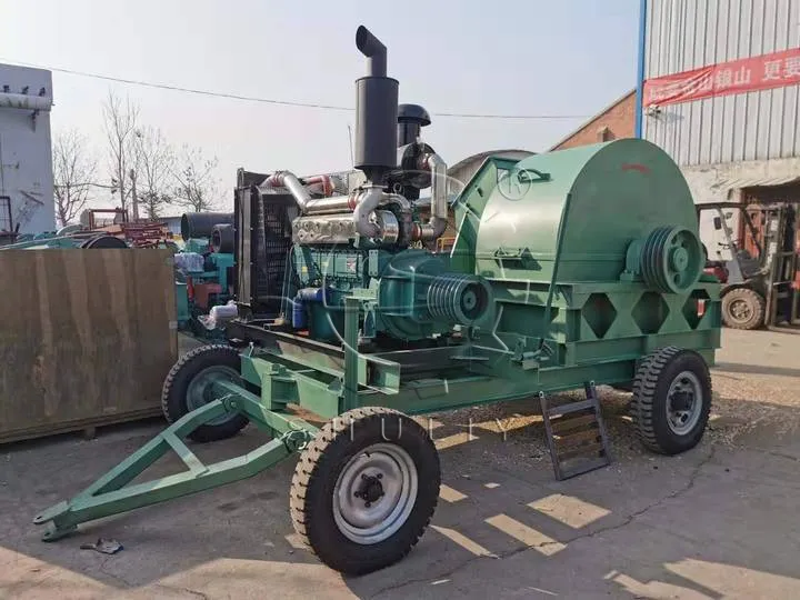 Древесный измельчитель на колесах