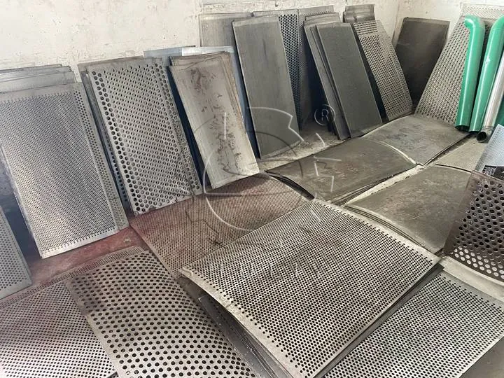 Screens with different particle sizes