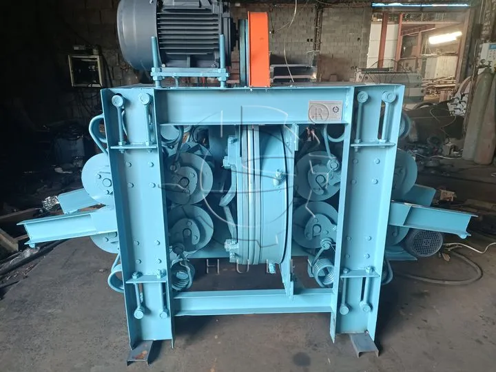 wood log peeling machine