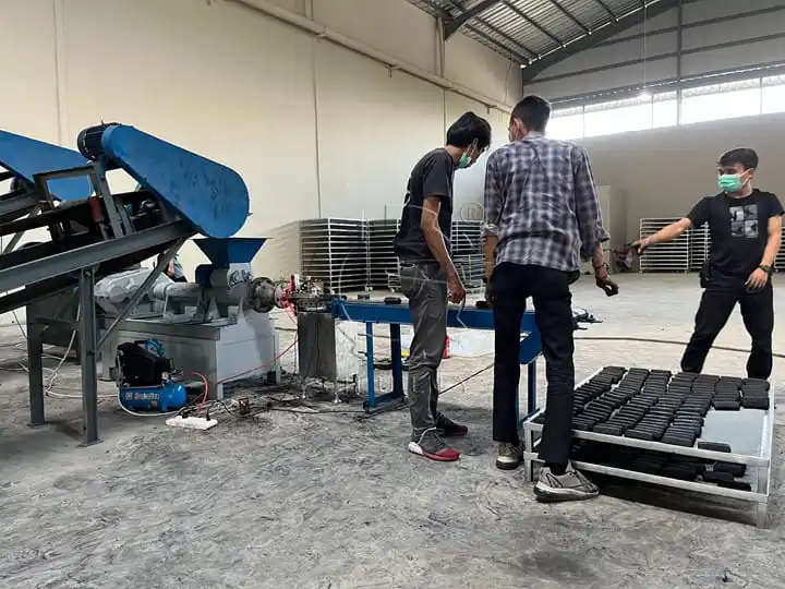Briquette Extruder Machine